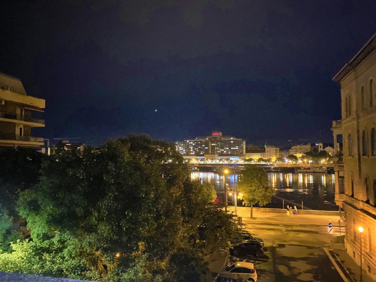 Danube View Artapartment With Balcony Budapest Bagian luar foto